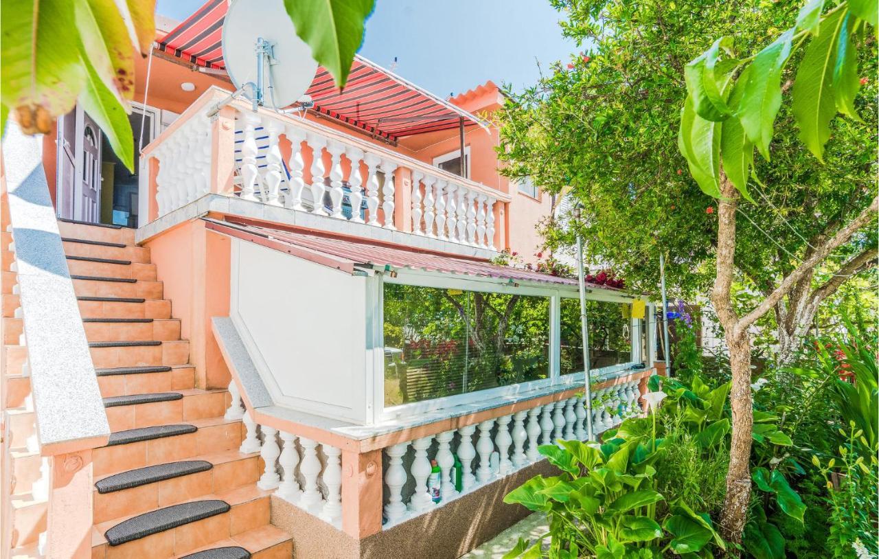 Appartement 2 Bedroom Amazing In Vir
